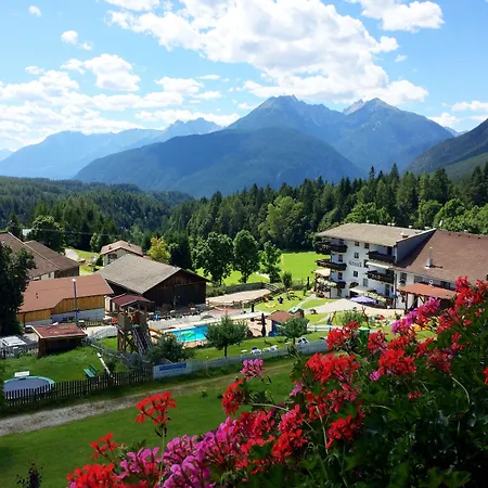 Aschlandhof Country house *