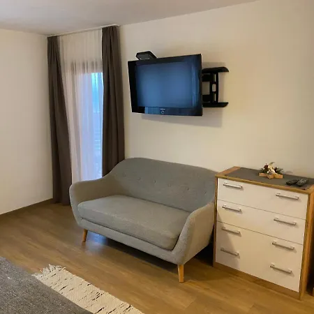 Aschlandhof 奥布施泰希